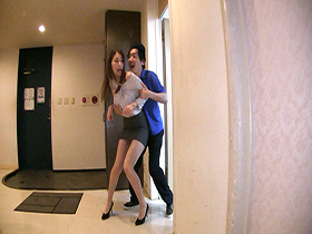 妄想タイトスカートOL・10着12射精　仕事中にも関わらずタイトスカートの奥をムズムズさせてるドスケベOL達　サンプル画像13